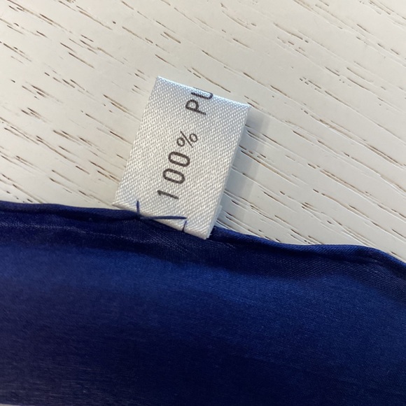 🌼 NWOT - 100% Pure Silk Scarf 🌼 - Picture 3 of 6